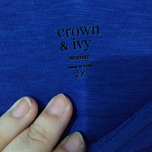 crown & ivy Tops - Crown & Ivy Colbalt Blue 3/4 Sleeve Elephant Top crown & ivy Tops - Crown & Ivy Colbalt Blue 3/4 Sleeve Elephant Top